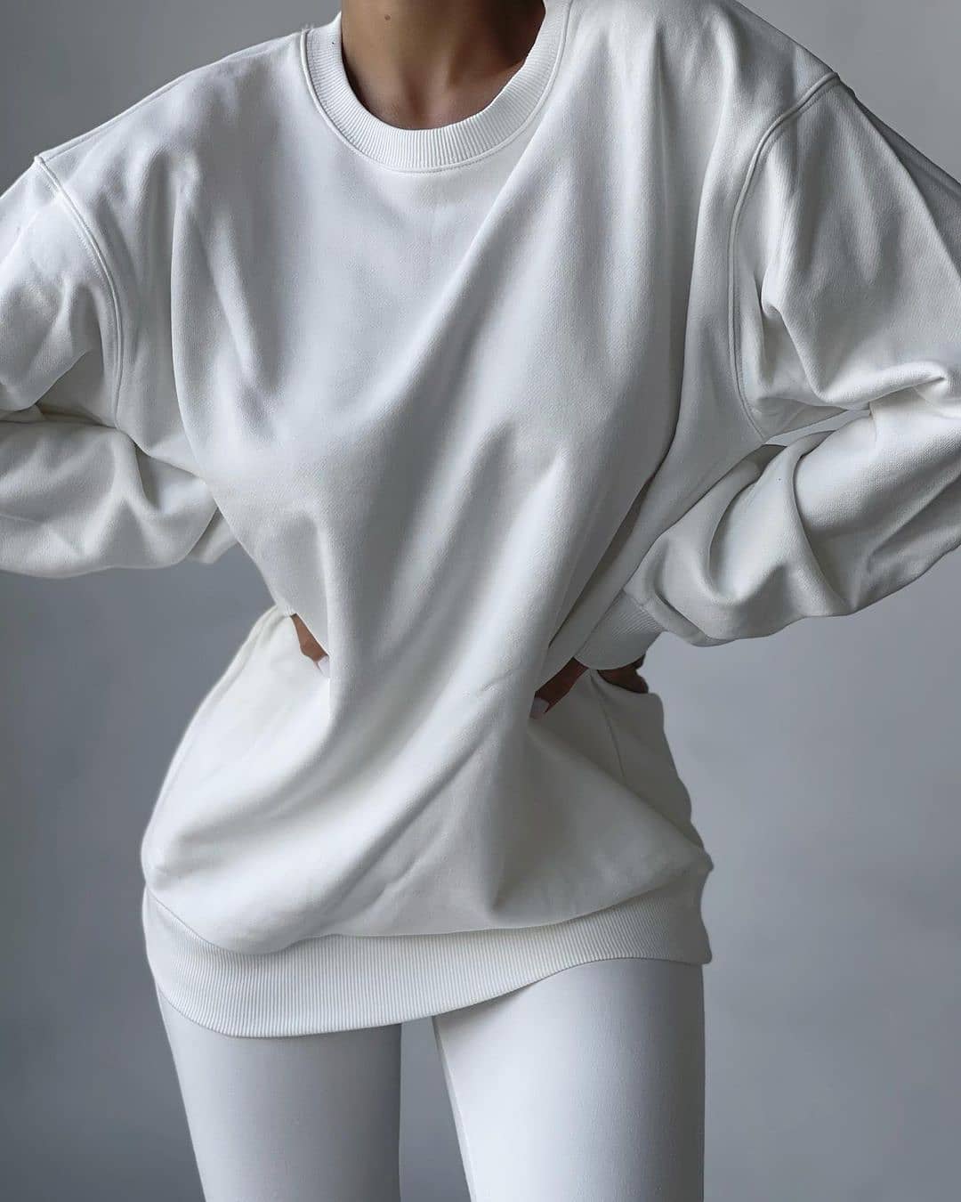Oversized Ivory White Sweatshirt